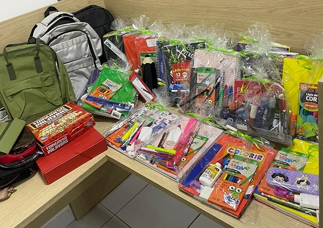 Parte dos materiais arrecadados - campanha H Olhos Uberlândia