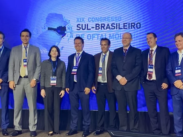 Prof. Dr. Magno Ferreira no XIX Congresso Sul-Brasileiro de Oftalmologia Prof. Dr. Magno Ferreira no Congresso Sul-Brasileiro de Oftalmologia